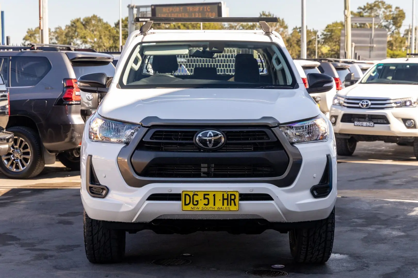2022 Toyota Hilux Gallery Image 4
