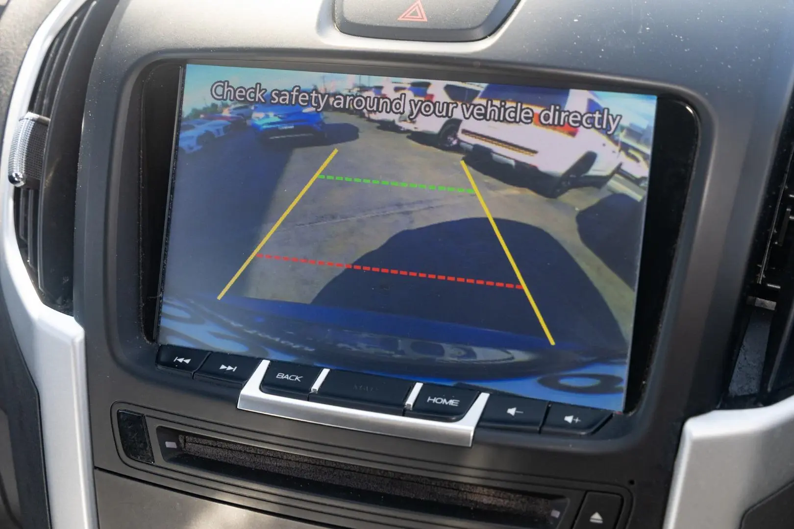 2017 Isuzu MU-X Gallery Image 15