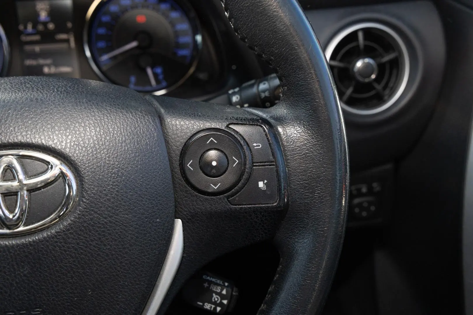 2018 Toyota Corolla Gallery Image 12