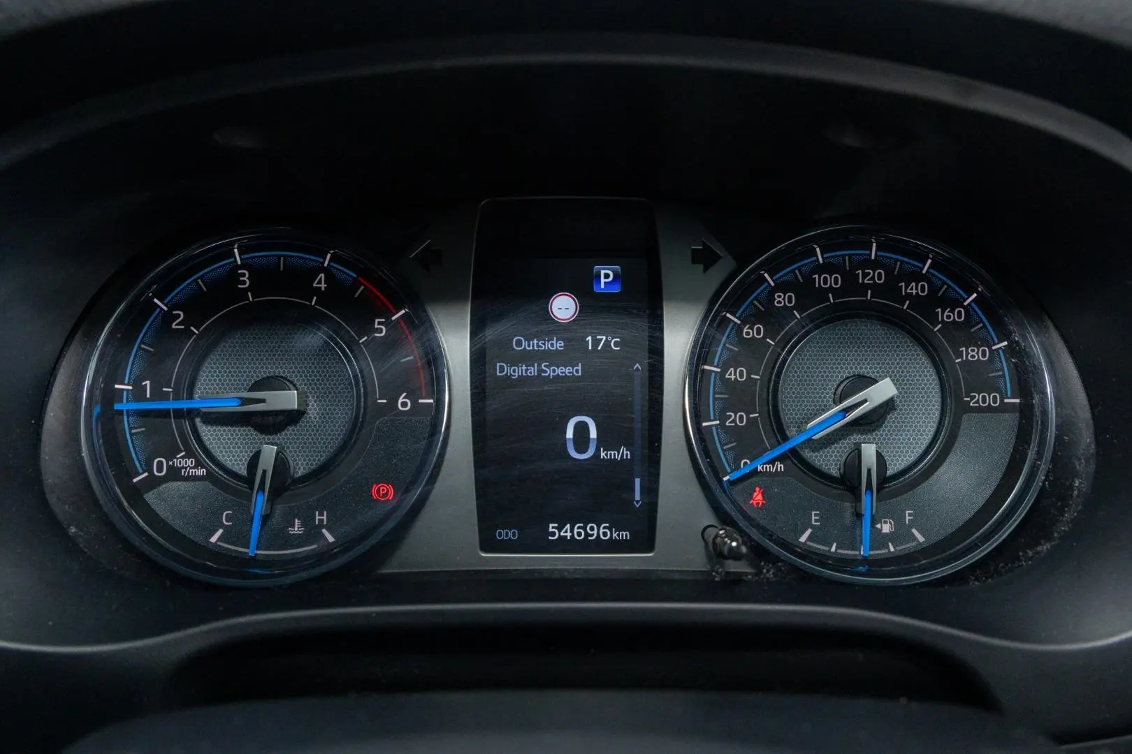 2022 Toyota Hilux Gallery Image 9