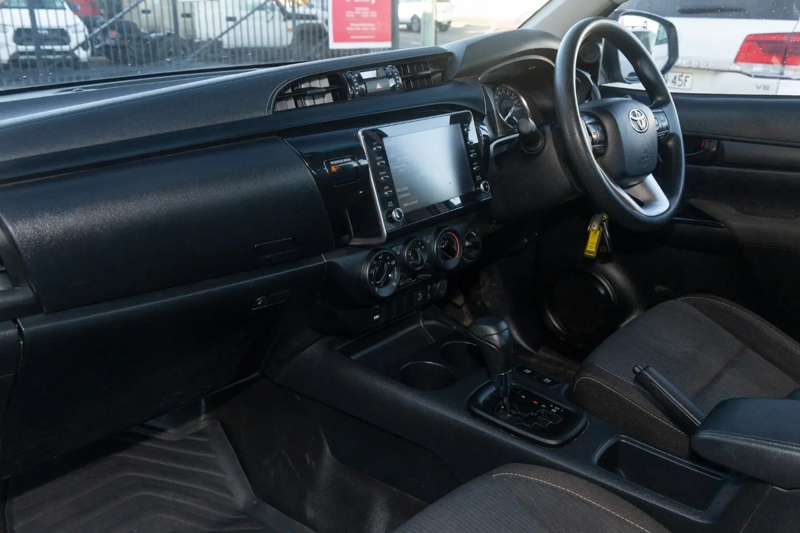 2021 Toyota Hilux Gallery Image 8