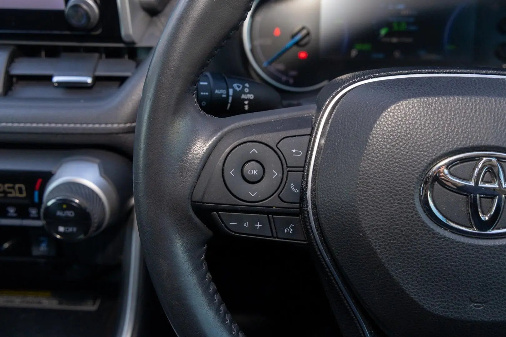 2020 Toyota RAV4 Gallery Image 11