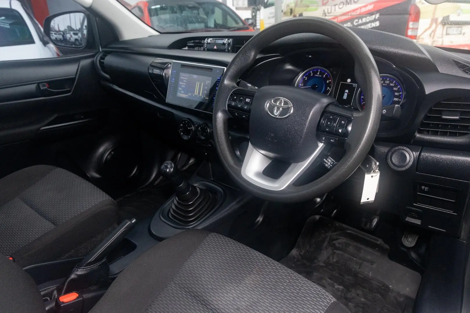 2019 Toyota Hilux Gallery Image 7