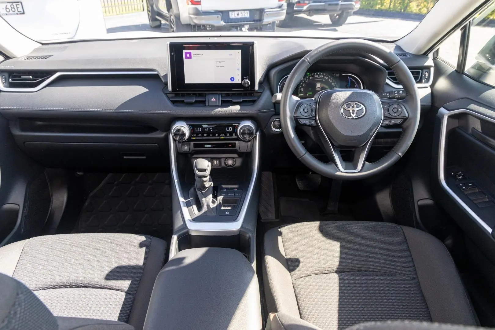 2025 Toyota RAV4 Gallery Image 8