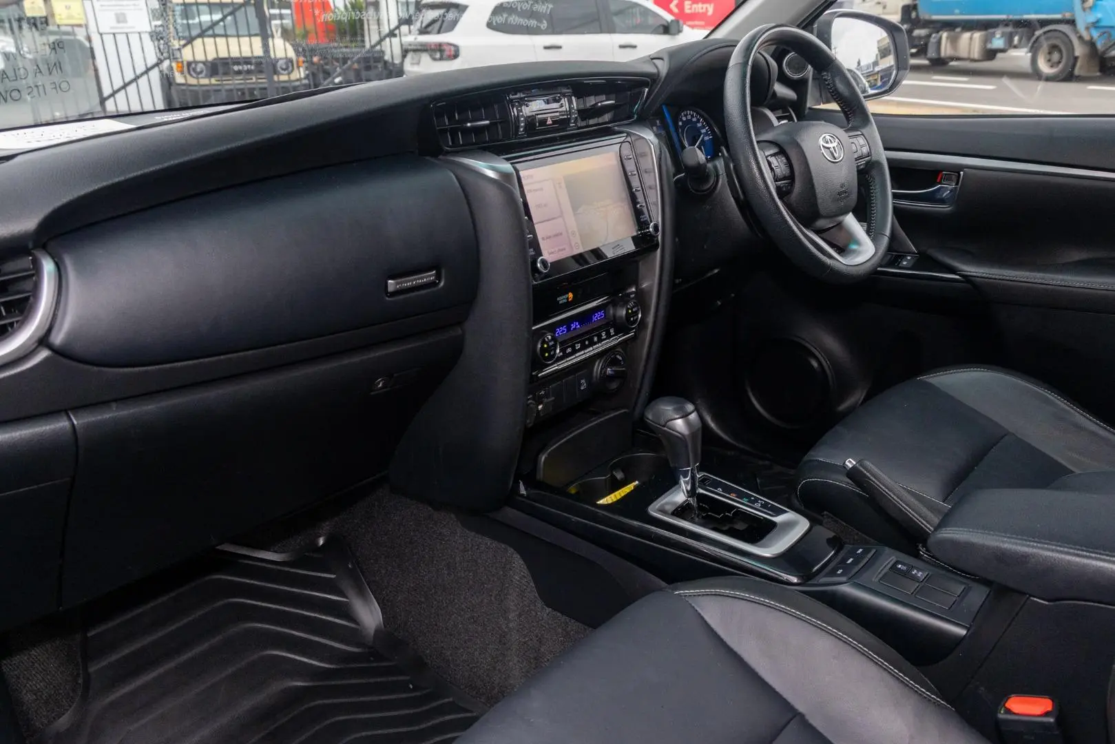 2022 Toyota Fortuner Gallery Image 8