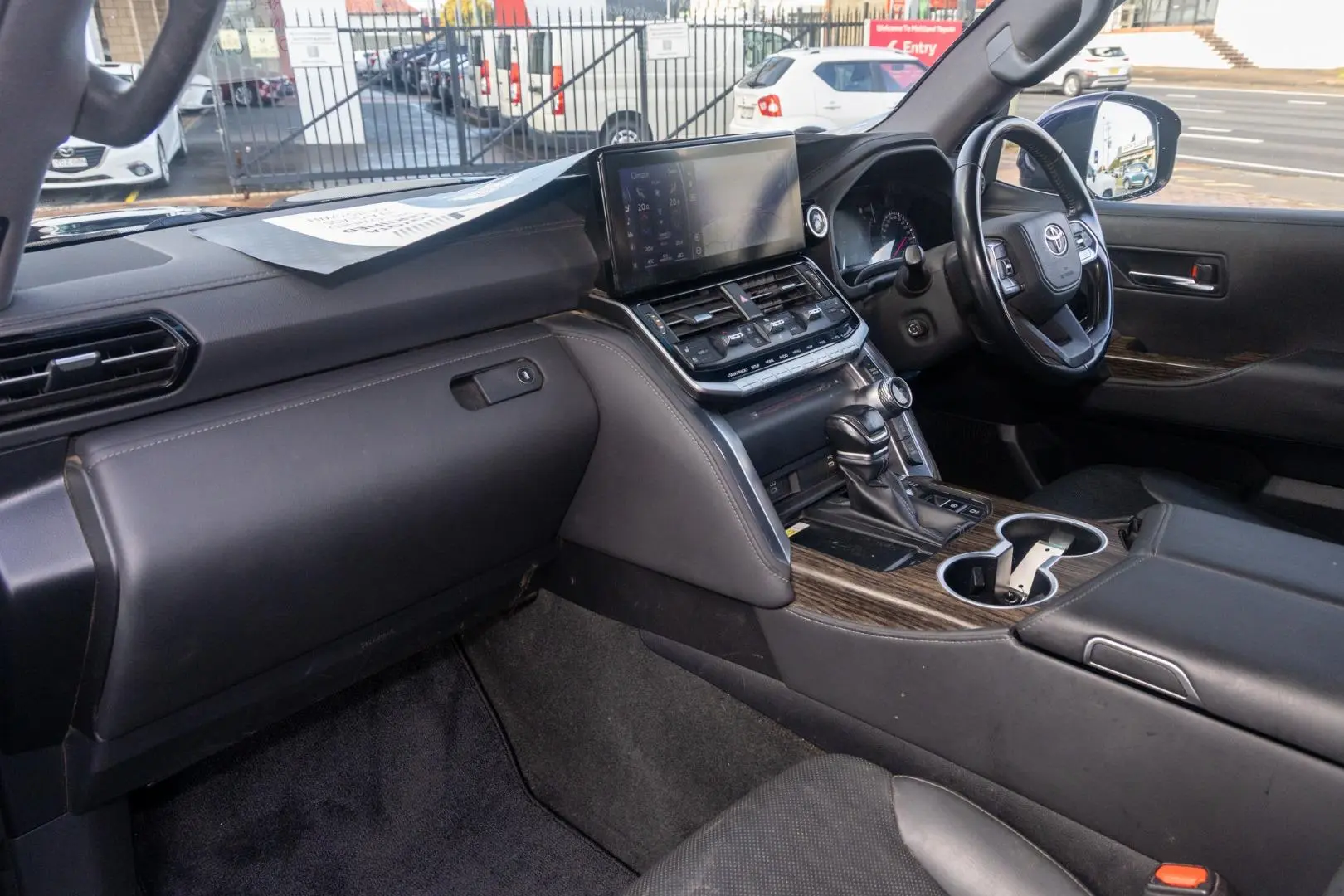 2022 Toyota Landcruiser Gallery Image 8