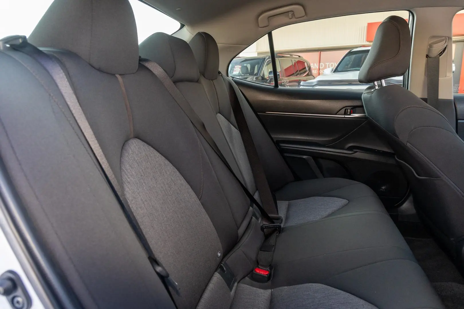 2020 Toyota Camry Gallery Image 7