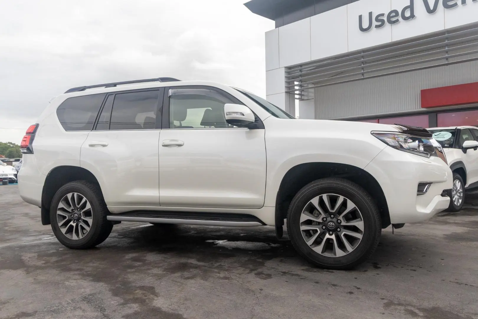 2022 Toyota Landcruiser Prado Gallery Image 3