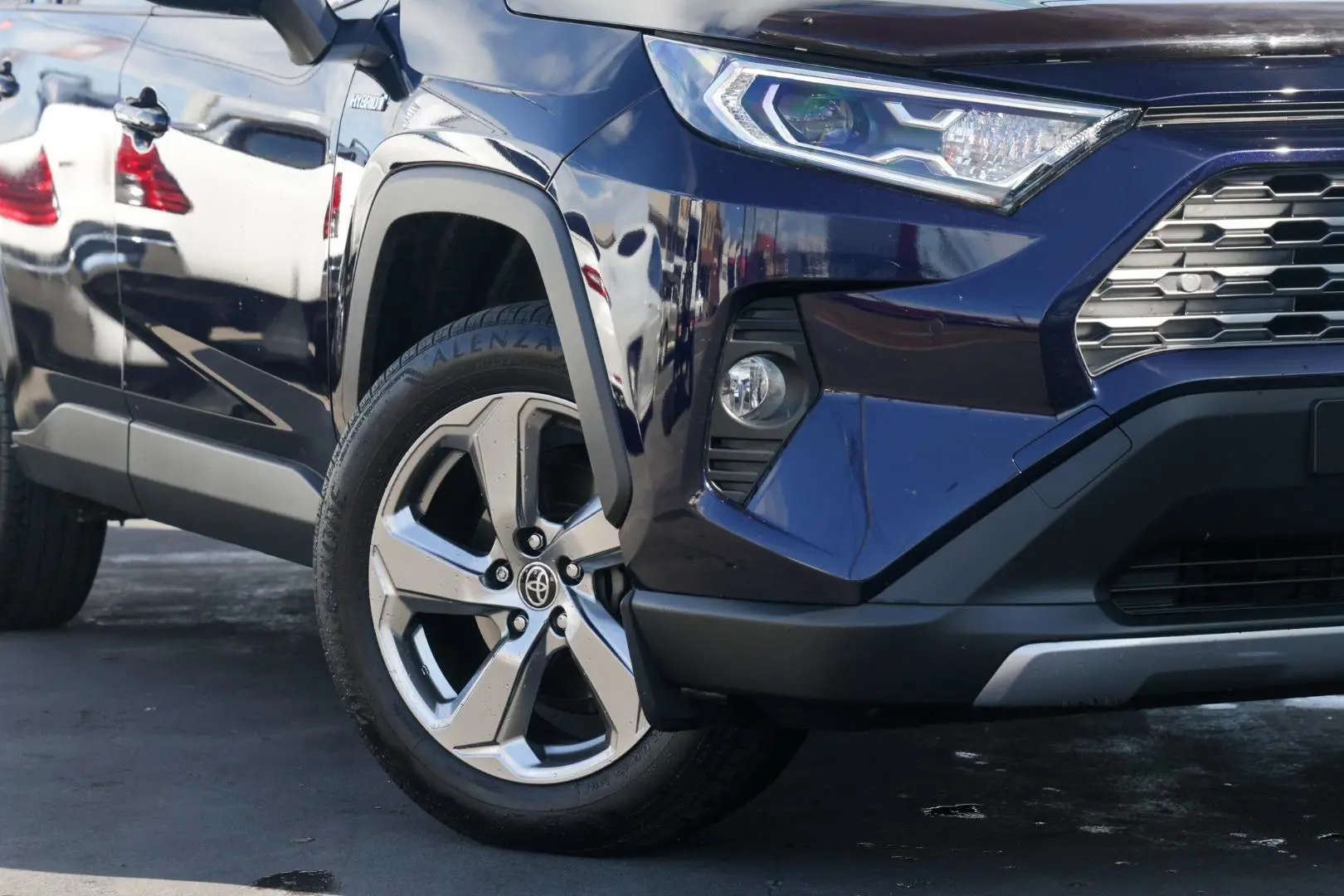 2019 Toyota RAV4 Image 6