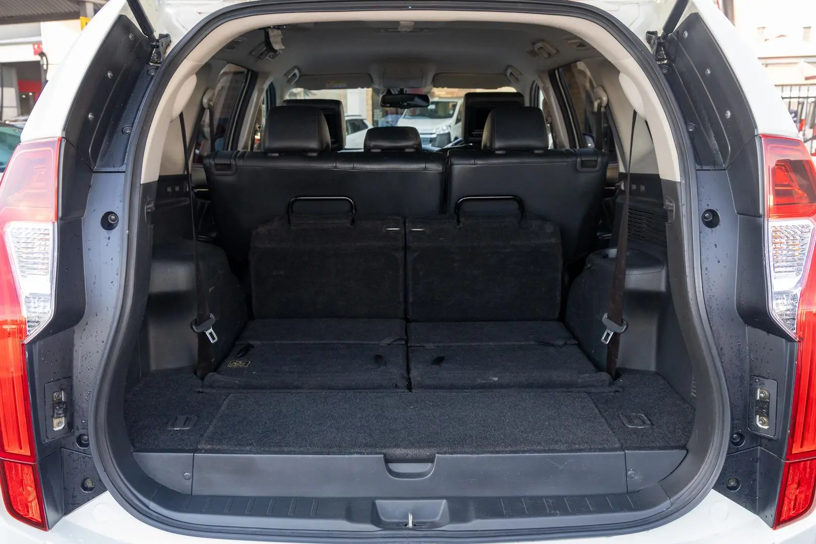 2017 Mitsubishi Pajero Sport Gallery Image 20