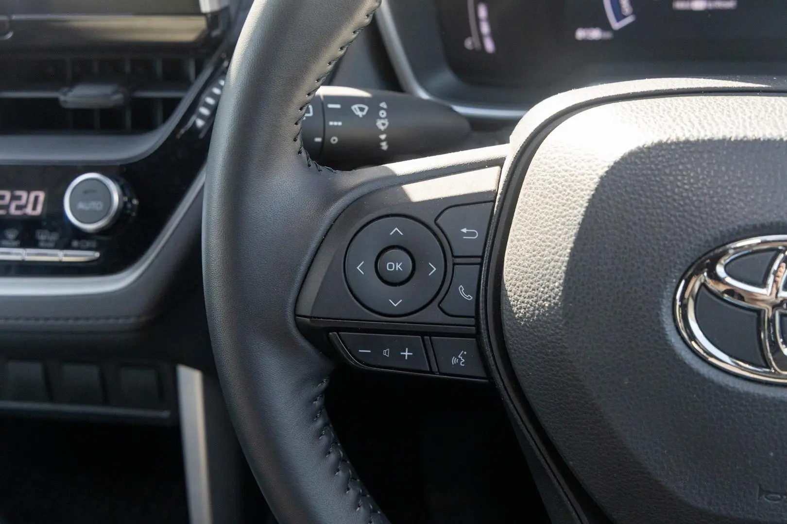 2023 Toyota Corolla Cross Gallery Image 11