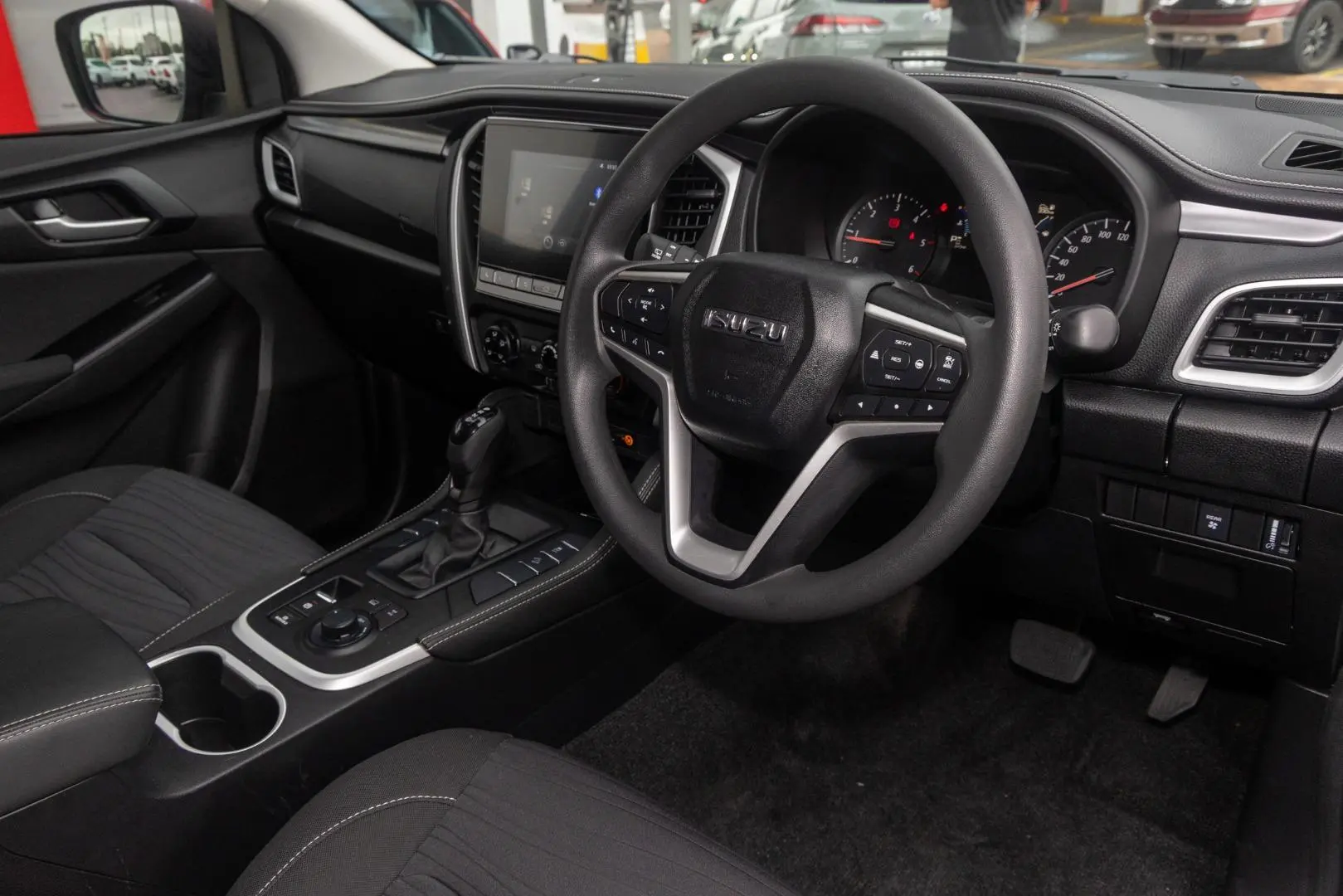 2022 Isuzu MU-X Gallery Image 7