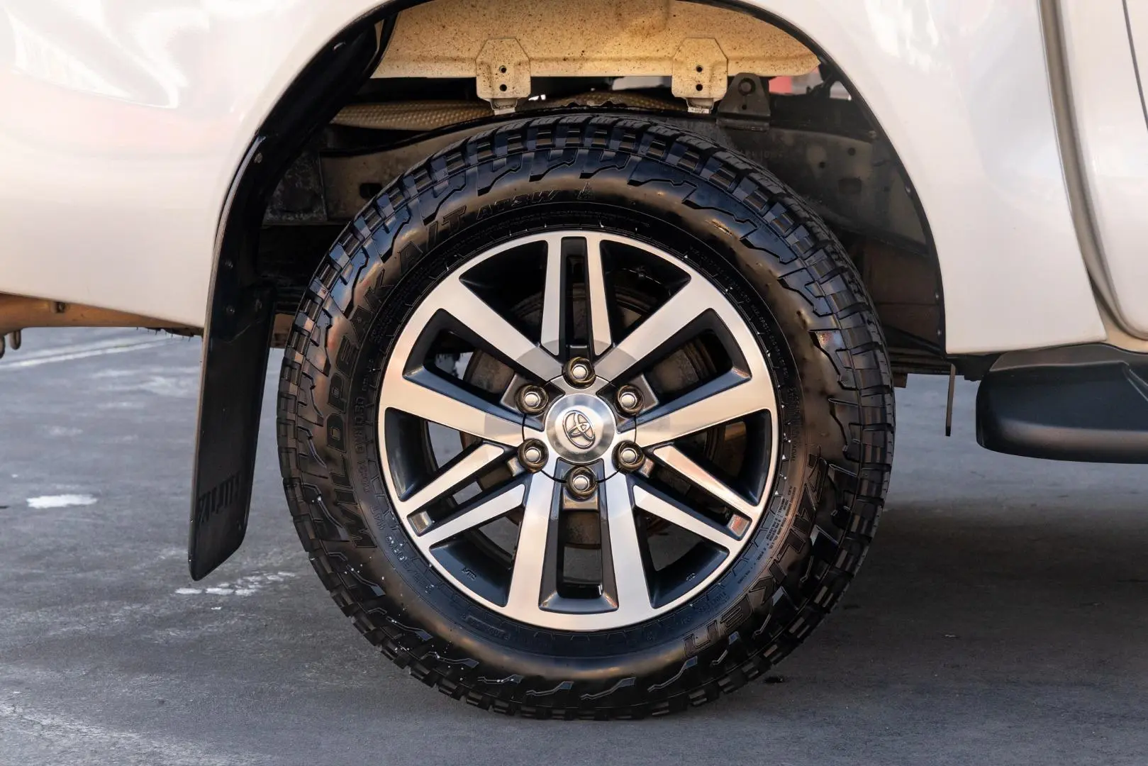 2017 Toyota Hilux Gallery Image 21