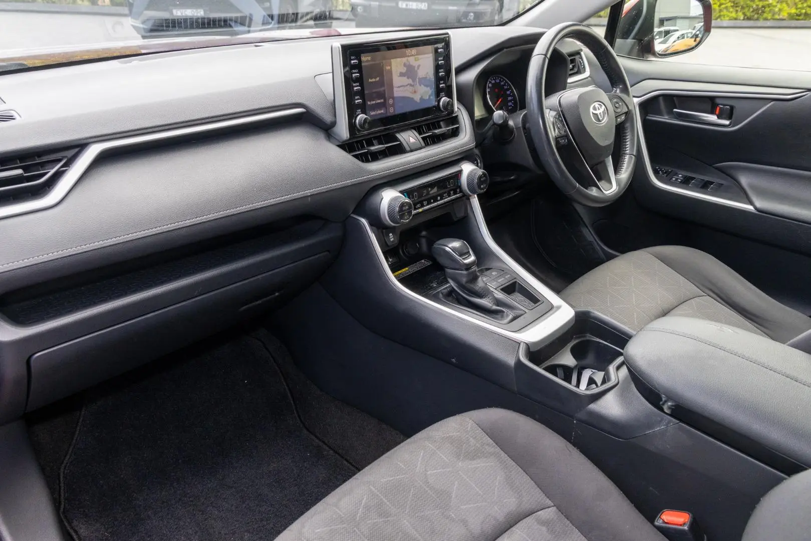 2019 Toyota RAV4 Gallery Image 8
