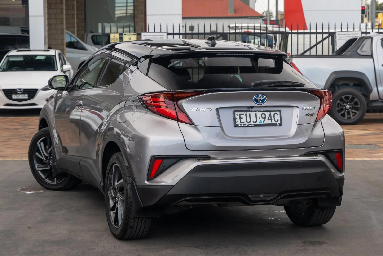 2022 Toyota C-HR Gallery Image 2