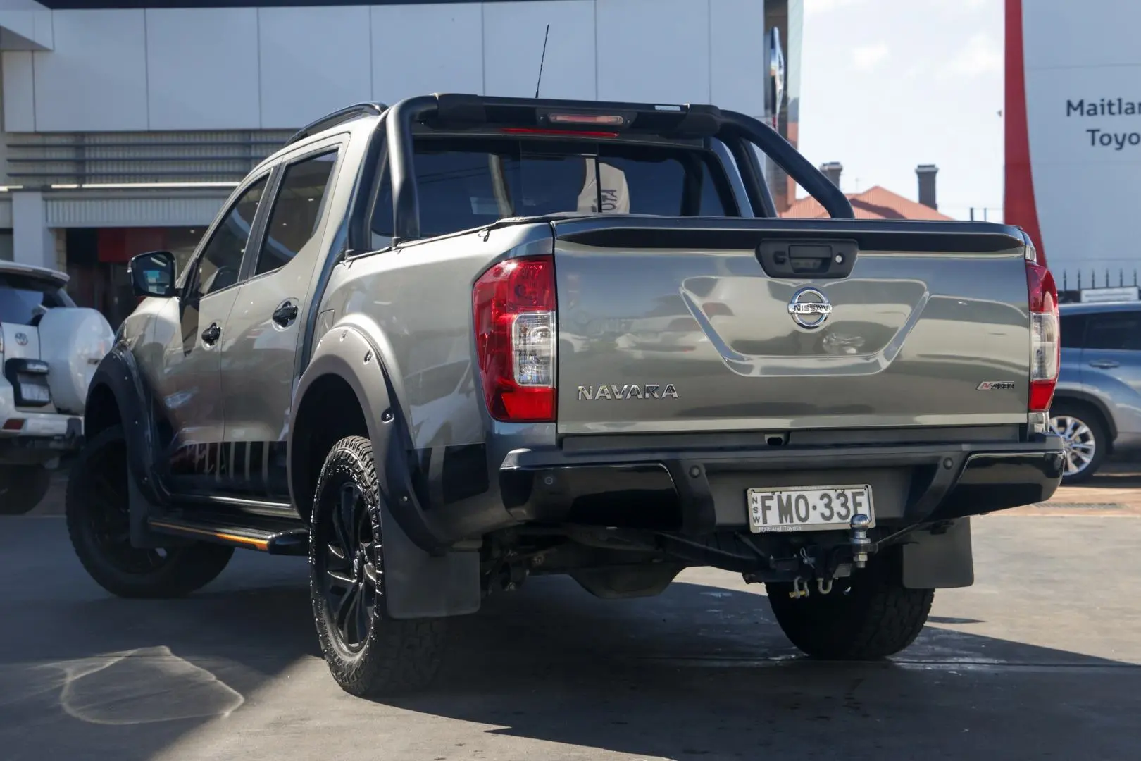 2020 Nissan Navara Gallery Image 2