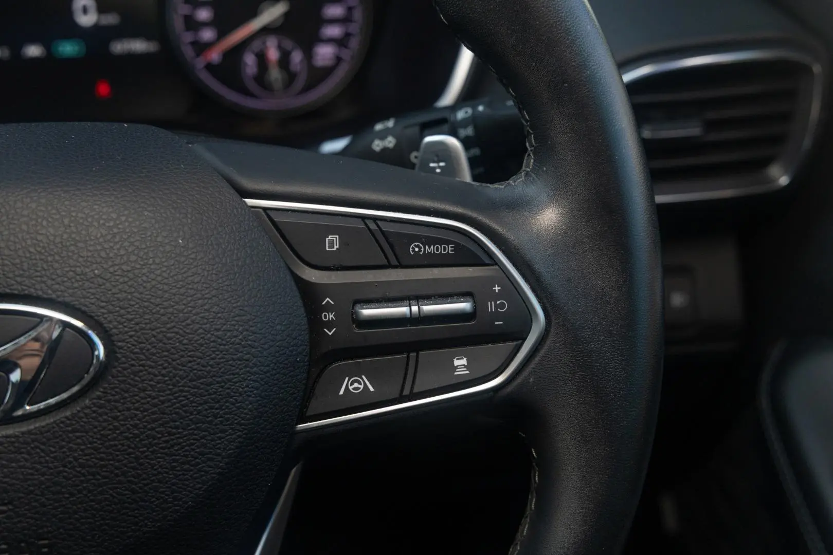 2022 Hyundai Santa Fe Gallery Image 12