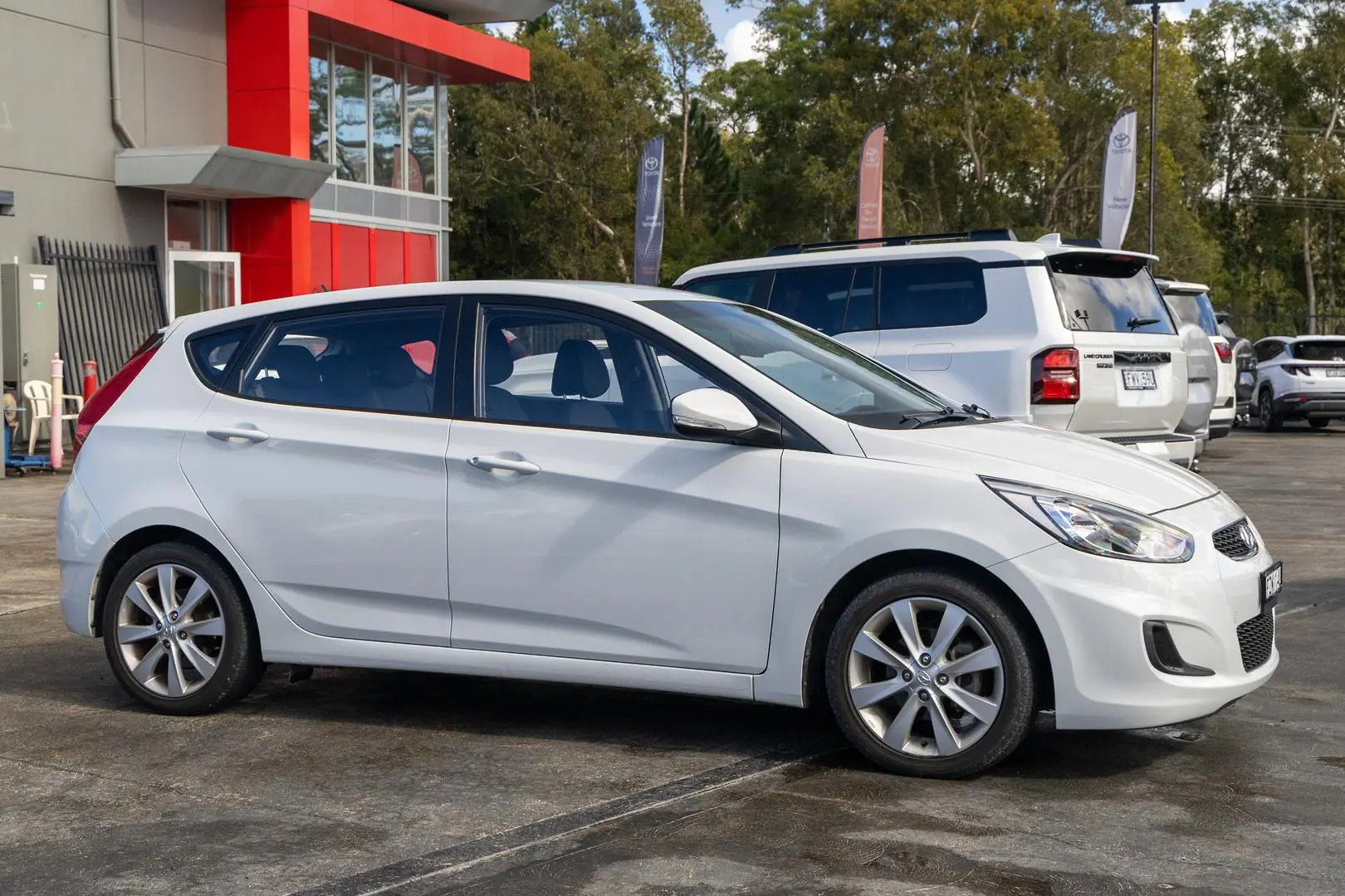 2018 Hyundai Accent Gallery Image 3