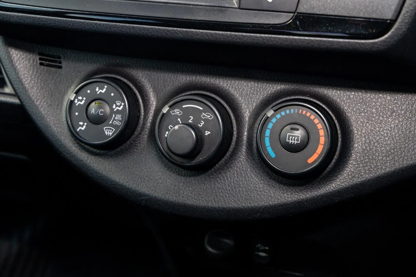 2018 Toyota Yaris Gallery Image 16