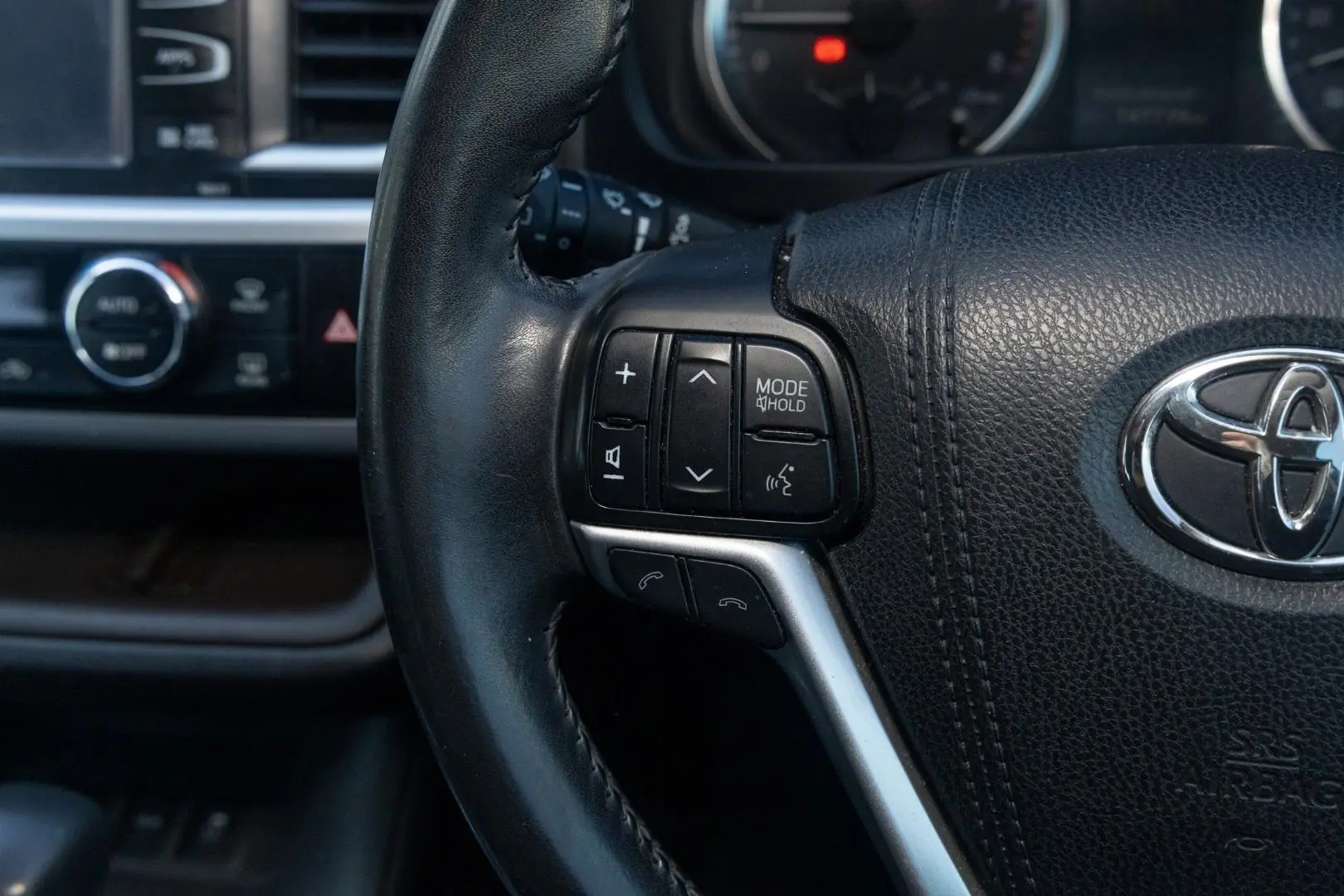 2017 Toyota Kluger Gallery Image 12