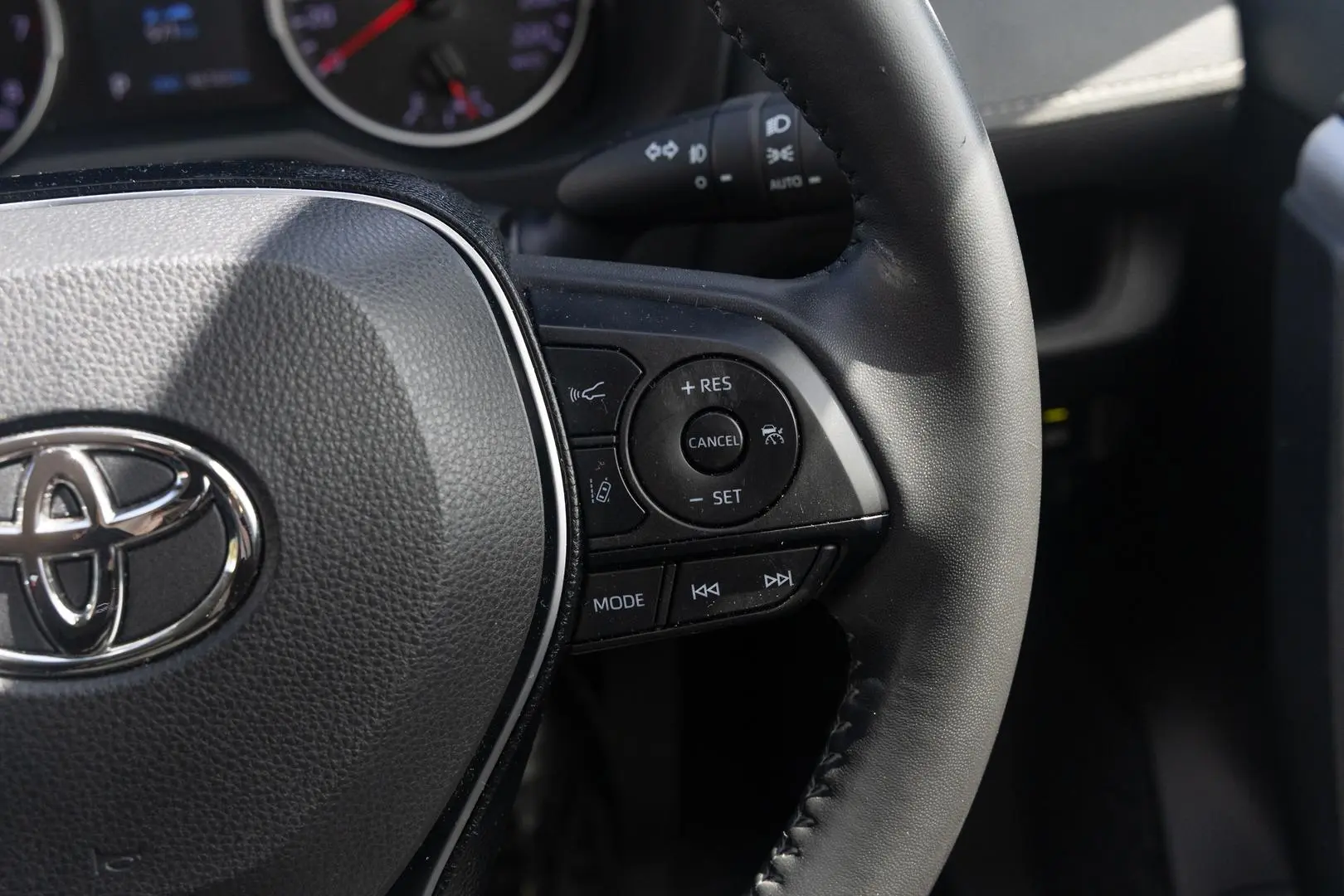 2019 Toyota RAV4 Gallery Image 12