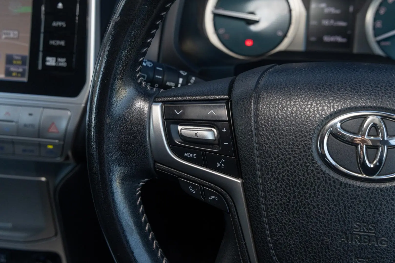 2020 Toyota Landcruiser Prado Gallery Image 11
