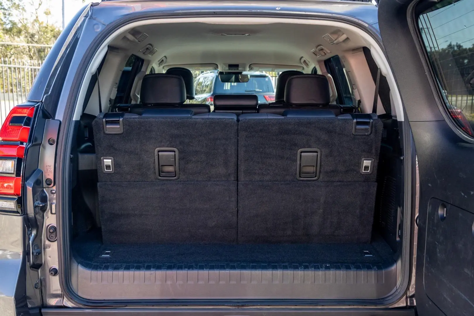 2021 Toyota Landcruiser Prado Gallery Image 19