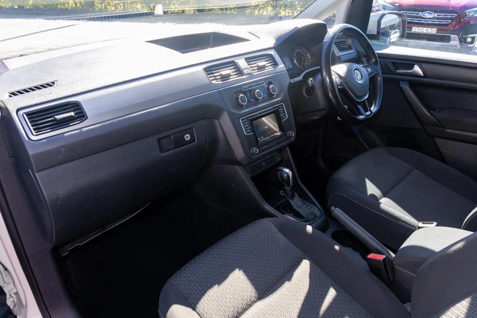 2017 Volkswagen Caddy Gallery Image 8
