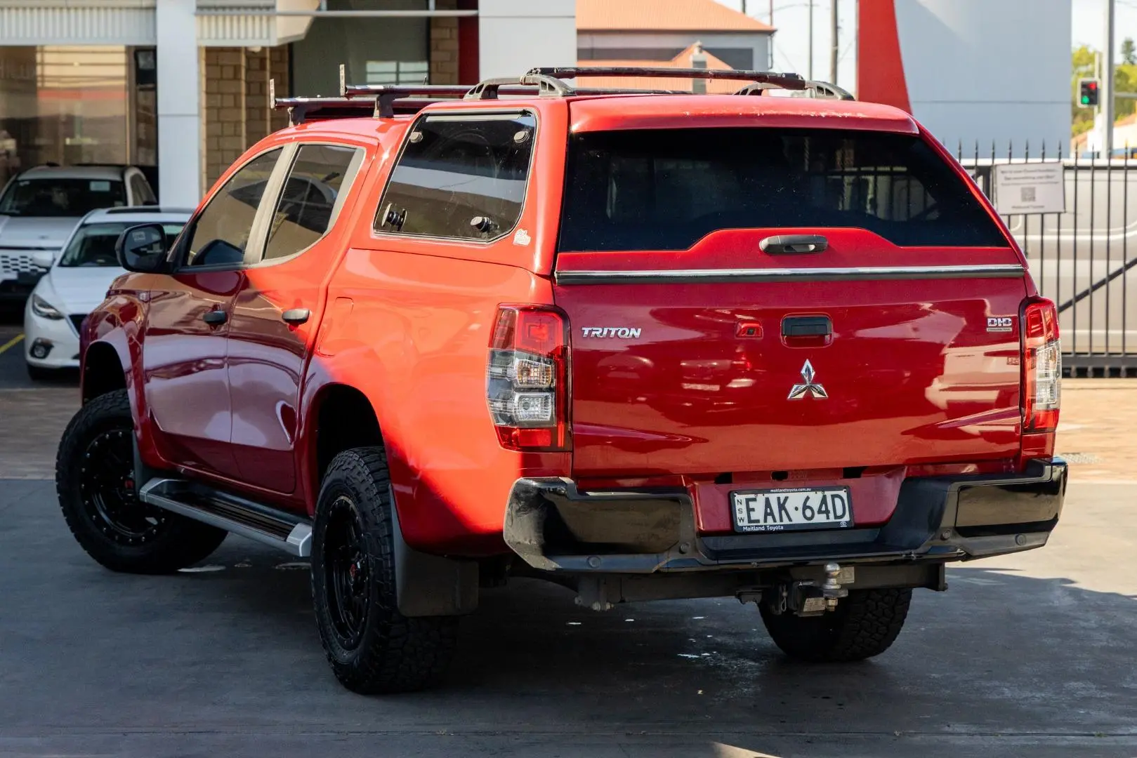 2018 Mitsubishi Triton Gallery Image 2