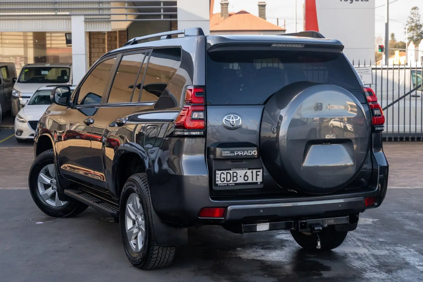 2021 Toyota Landcruiser Prado Gallery Image 2