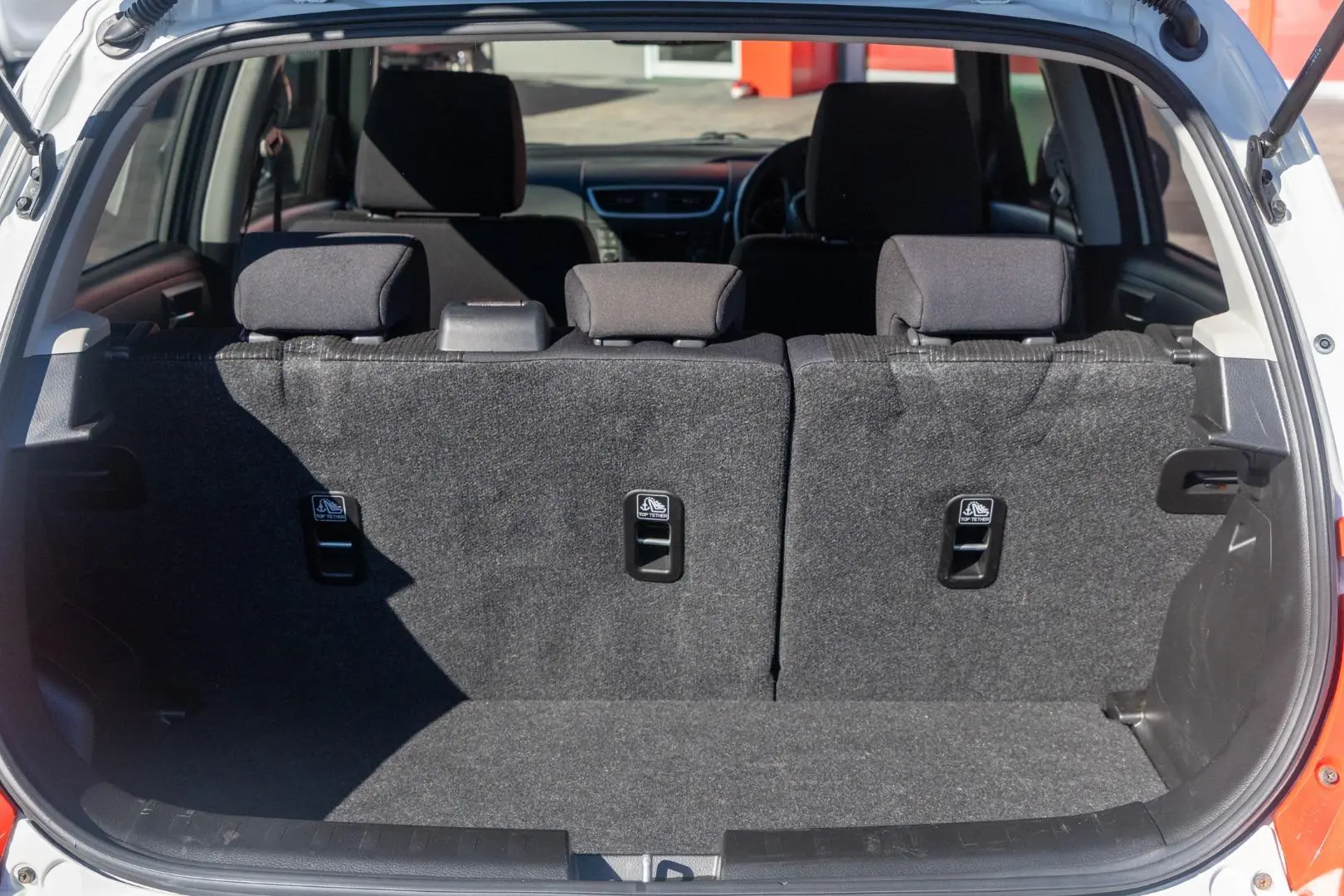 2016 Suzuki Swift Gallery Image 17
