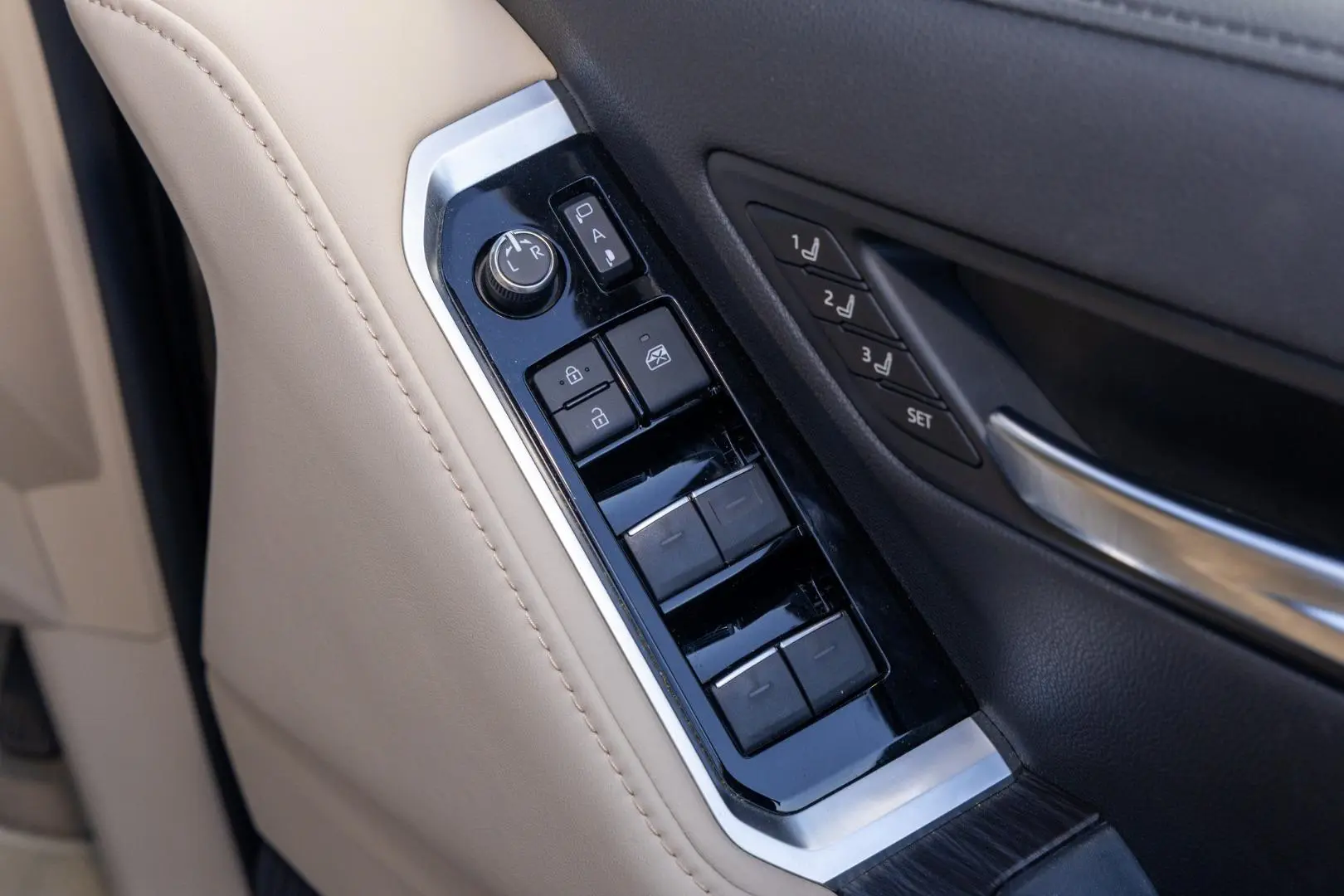 2023 Toyota Landcruiser Gallery Image 19