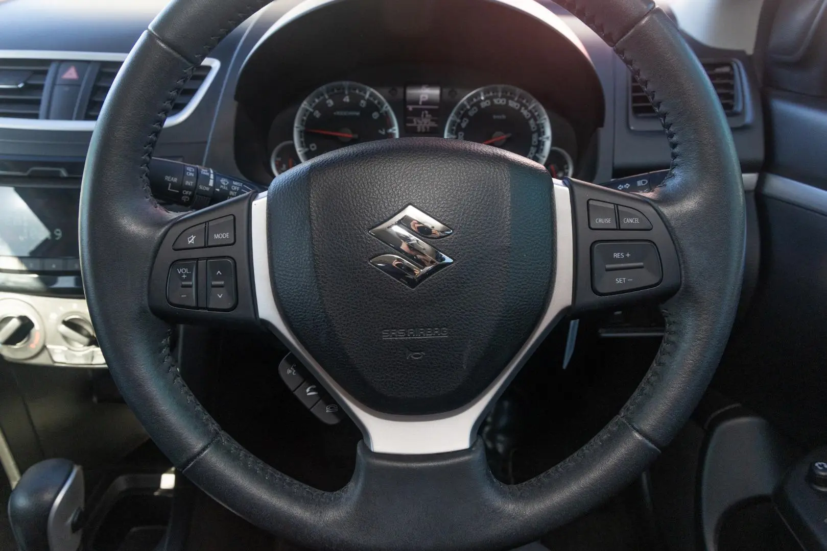 2016 Suzuki Swift Gallery Image 10