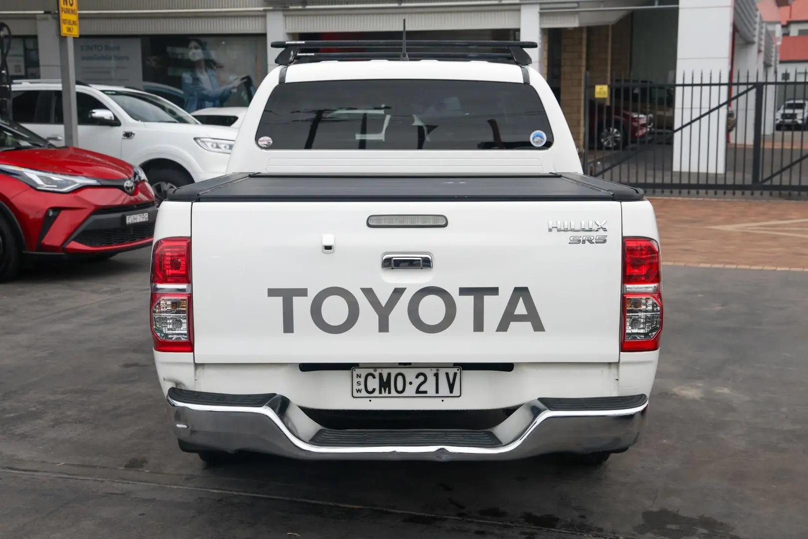 2014 Toyota Hilux Gallery Image 5