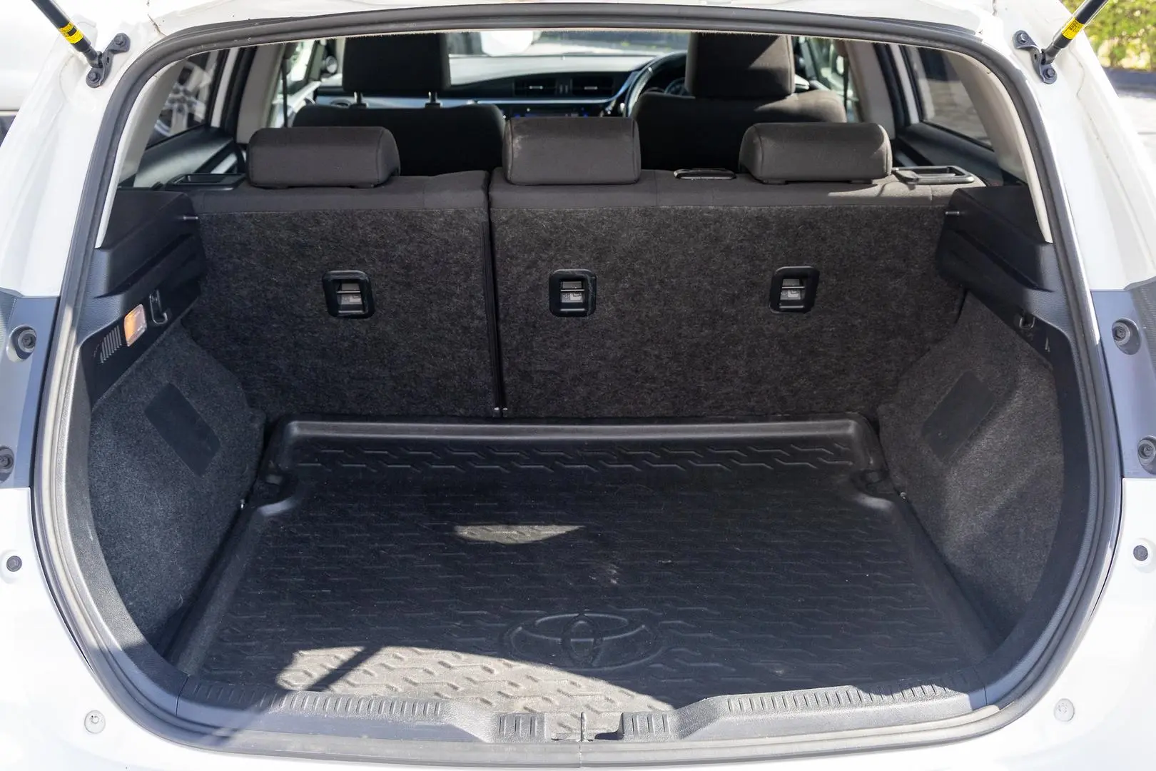 2017 Toyota Corolla Gallery Image 19