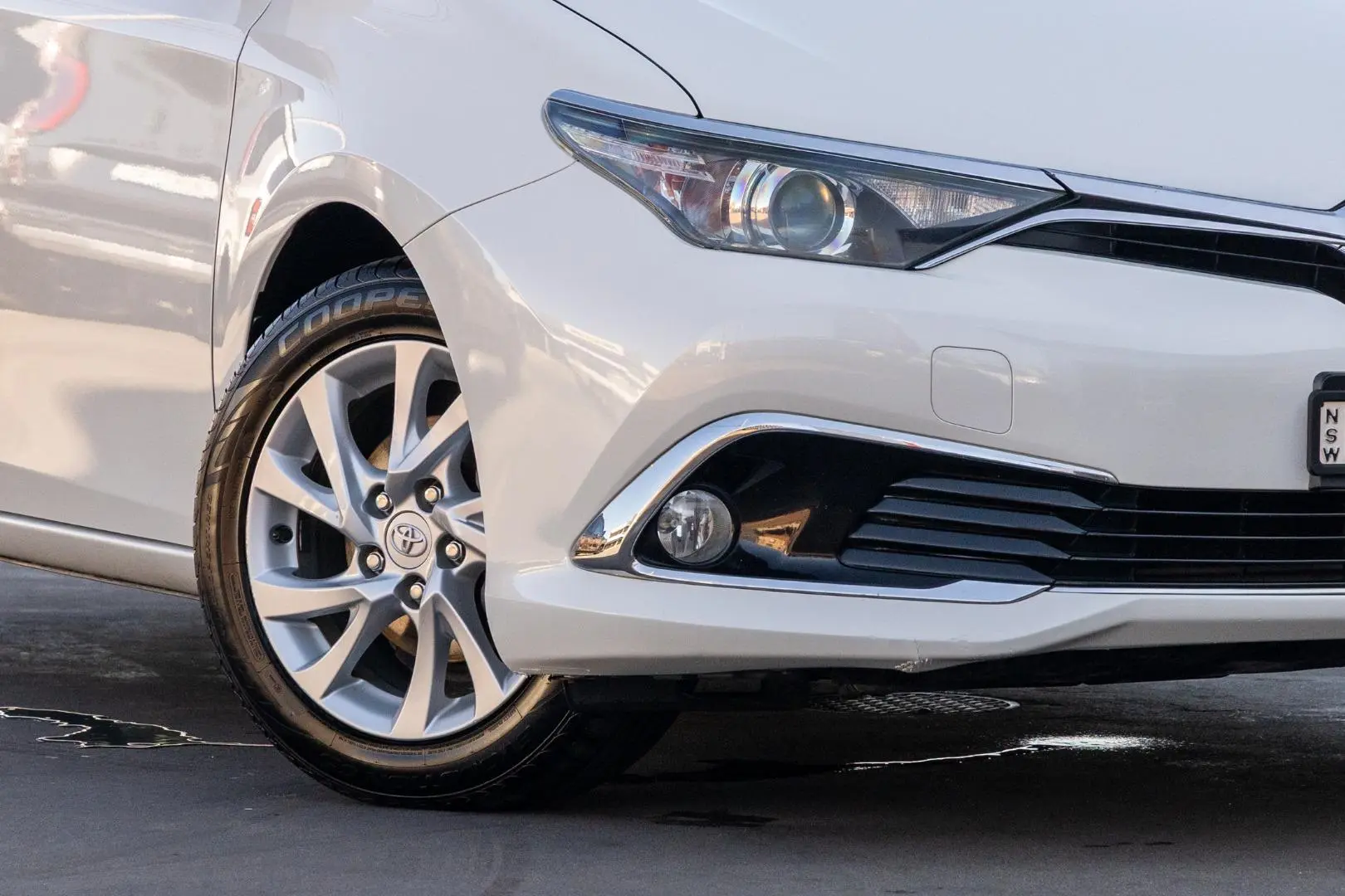 2017 Toyota Corolla Gallery Image 6