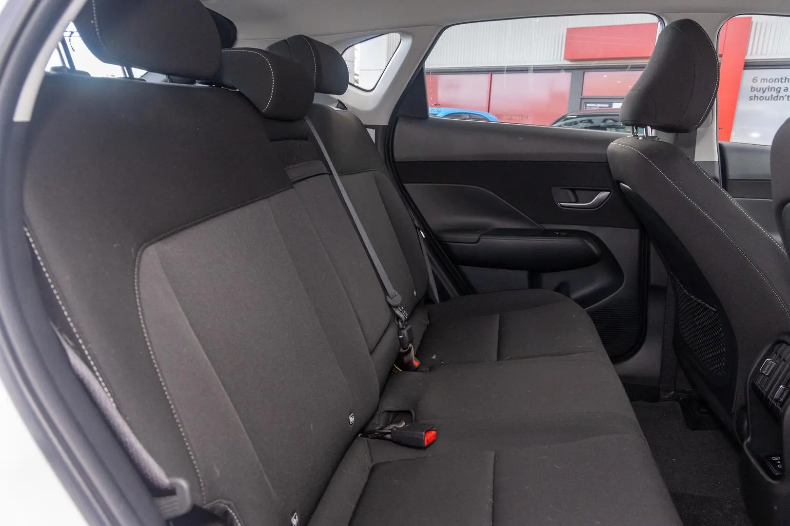 2025 Hyundai Kona Gallery Image 9
