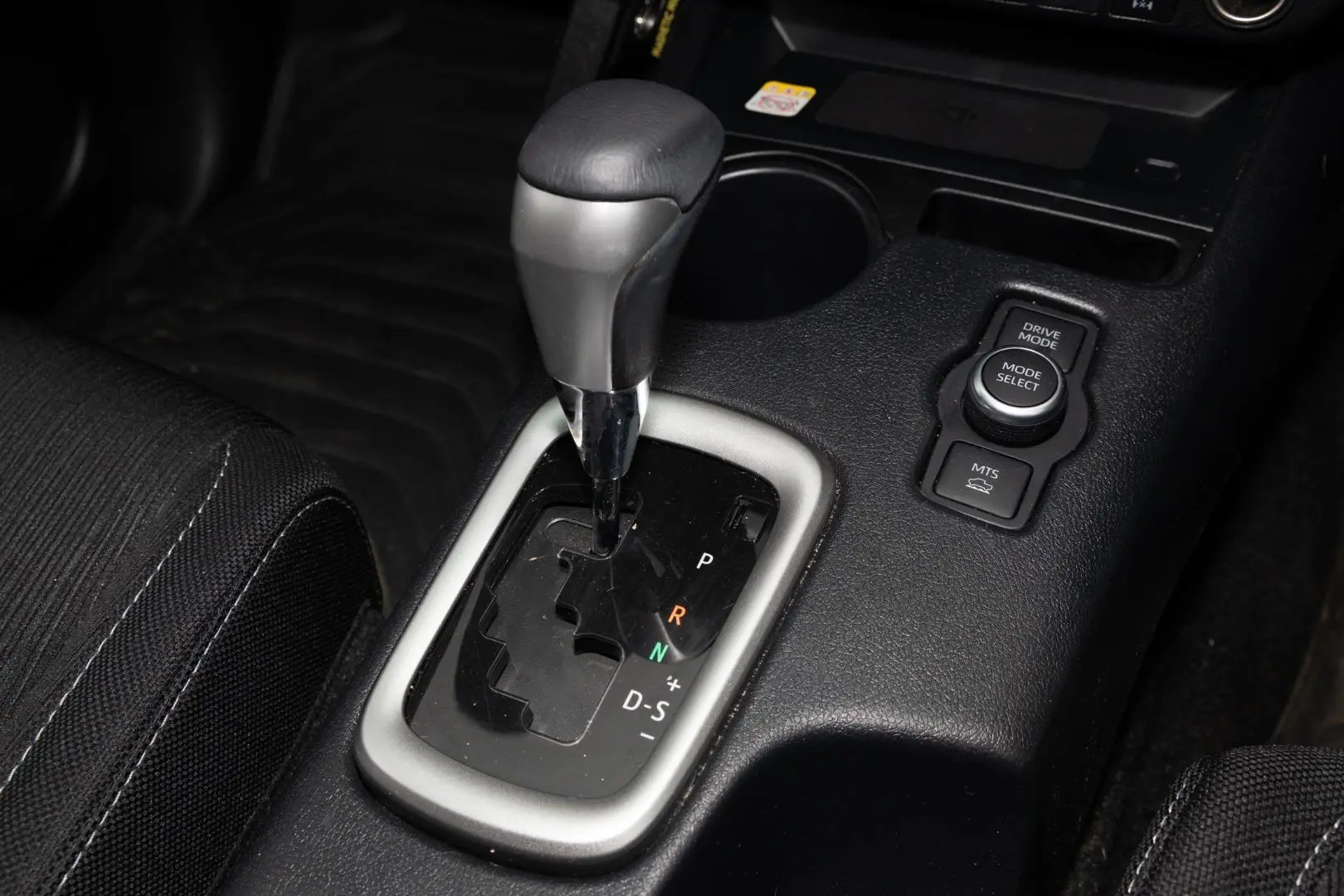 2024 Toyota Hilux Gallery Image 17