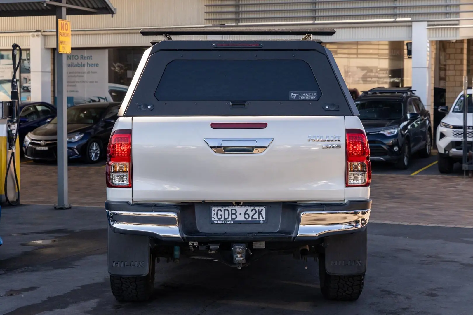 2017 Toyota Hilux Gallery Image 5
