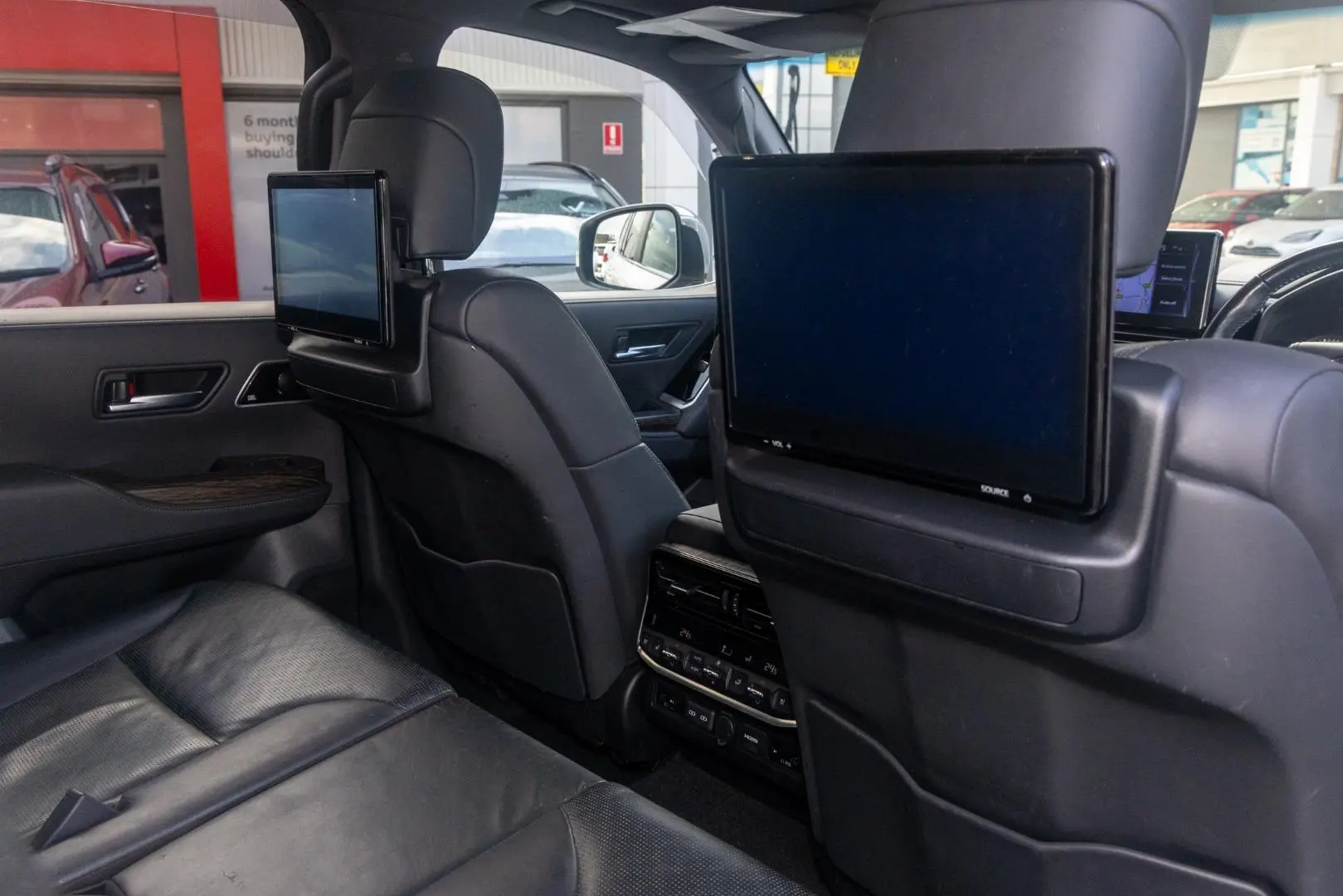 2022 Toyota Landcruiser Gallery Image 10