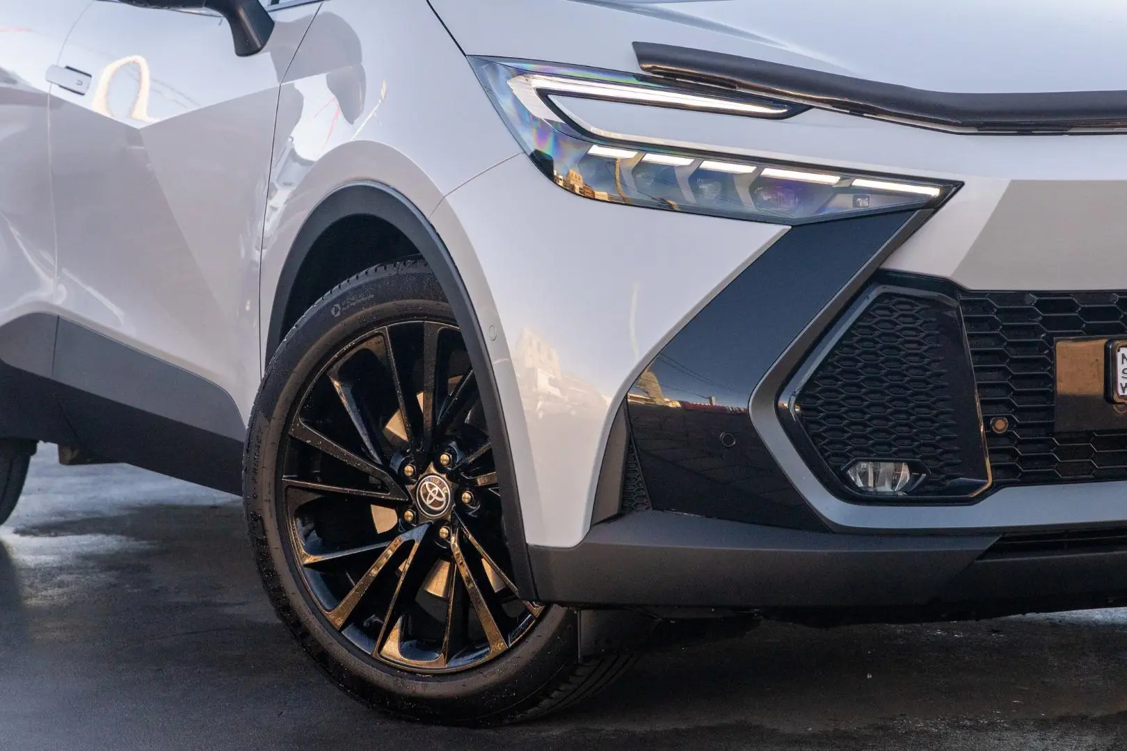 2025 Toyota C-HR Gallery Image 6