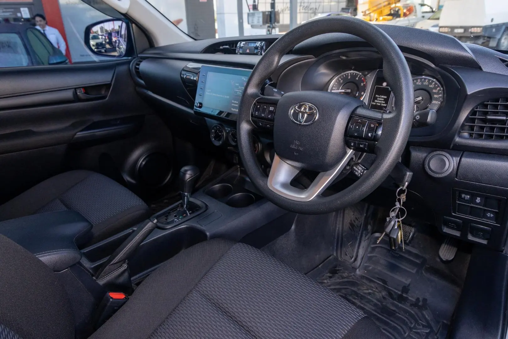 2022 Toyota Hilux Gallery Image 7