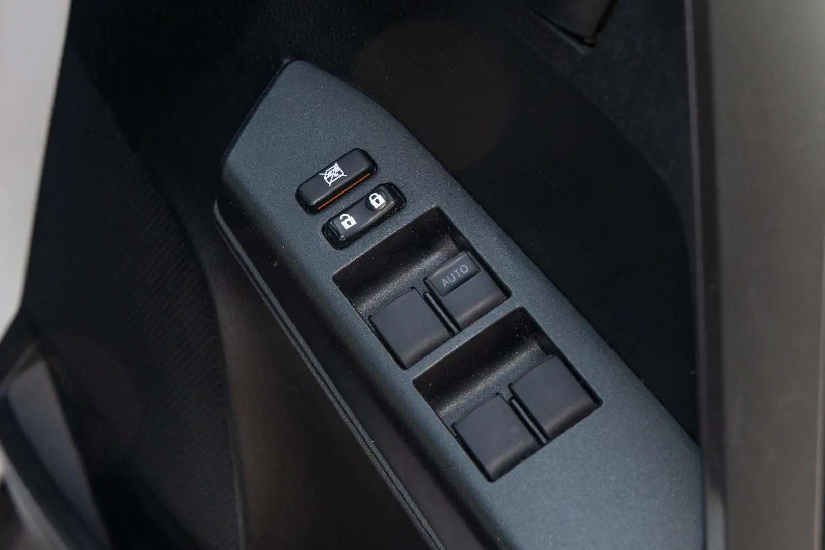 2016 Toyota RAV4 Gallery Image 18