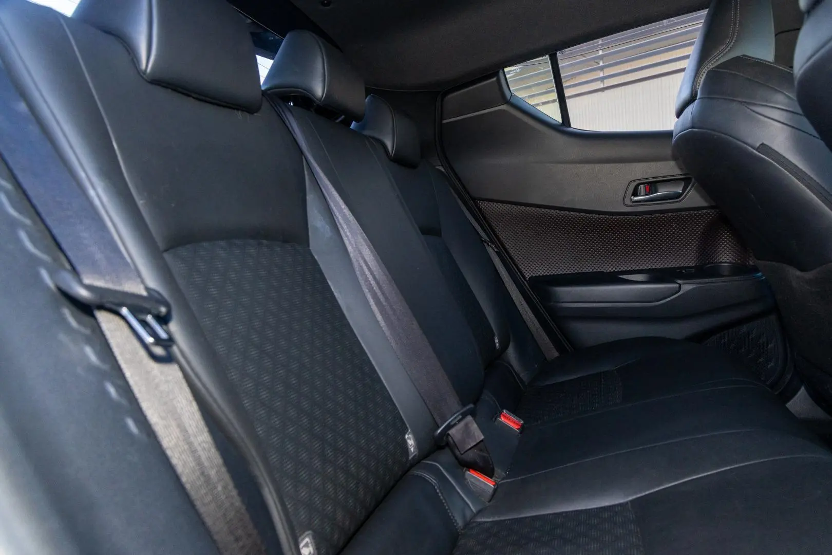 2019 Toyota C-HR Gallery Image 9
