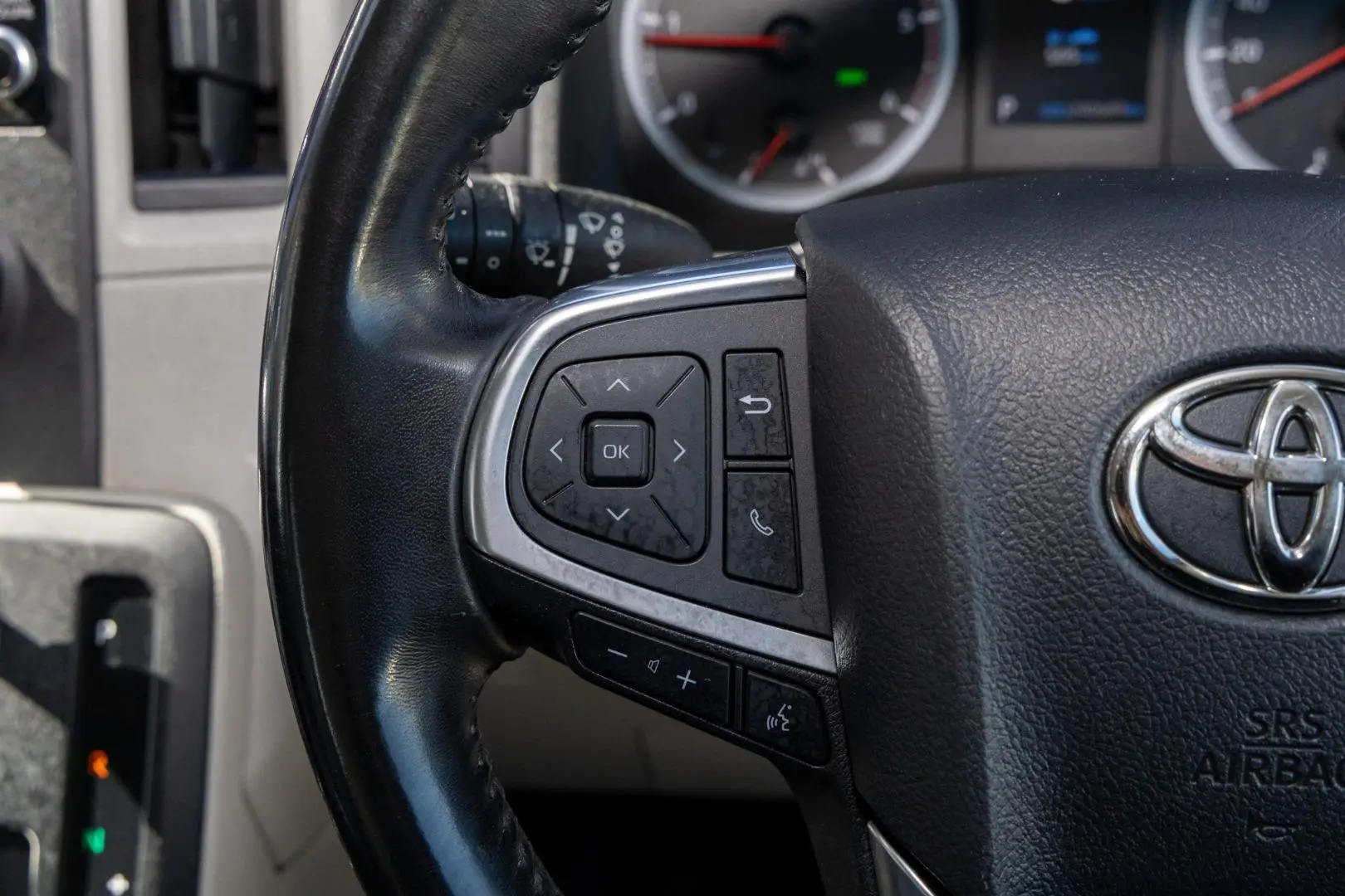 2023 Toyota Hiace Gallery Image 11