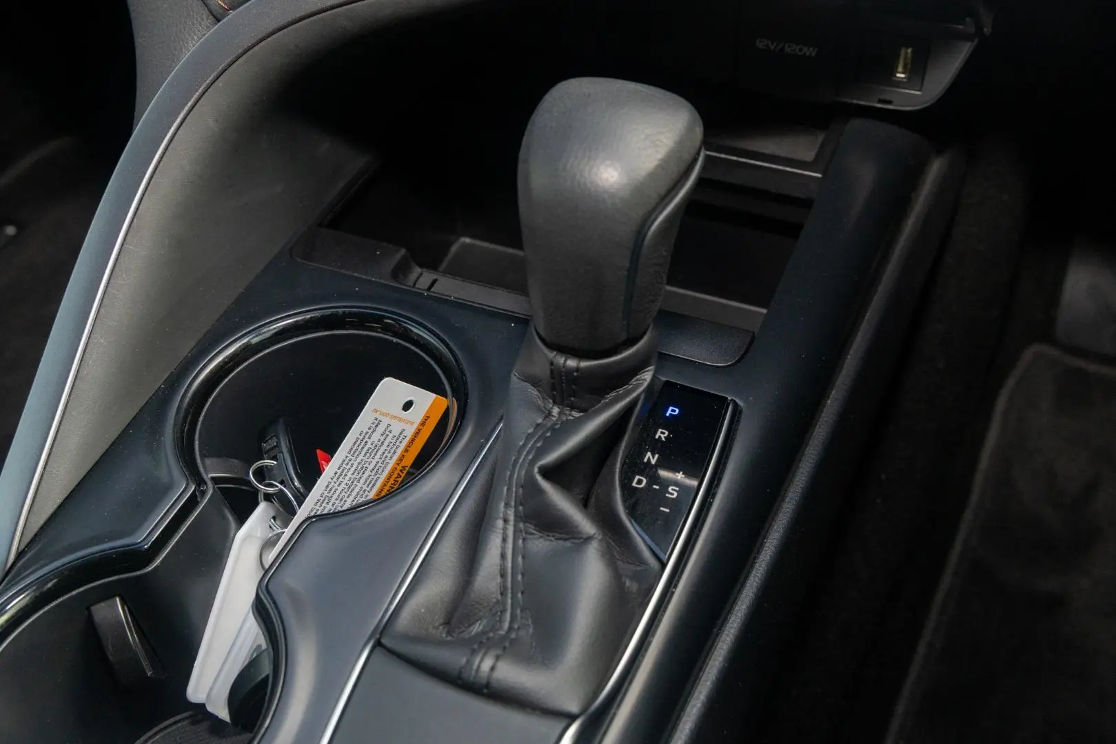 2019 Toyota Camry Gallery Image 17