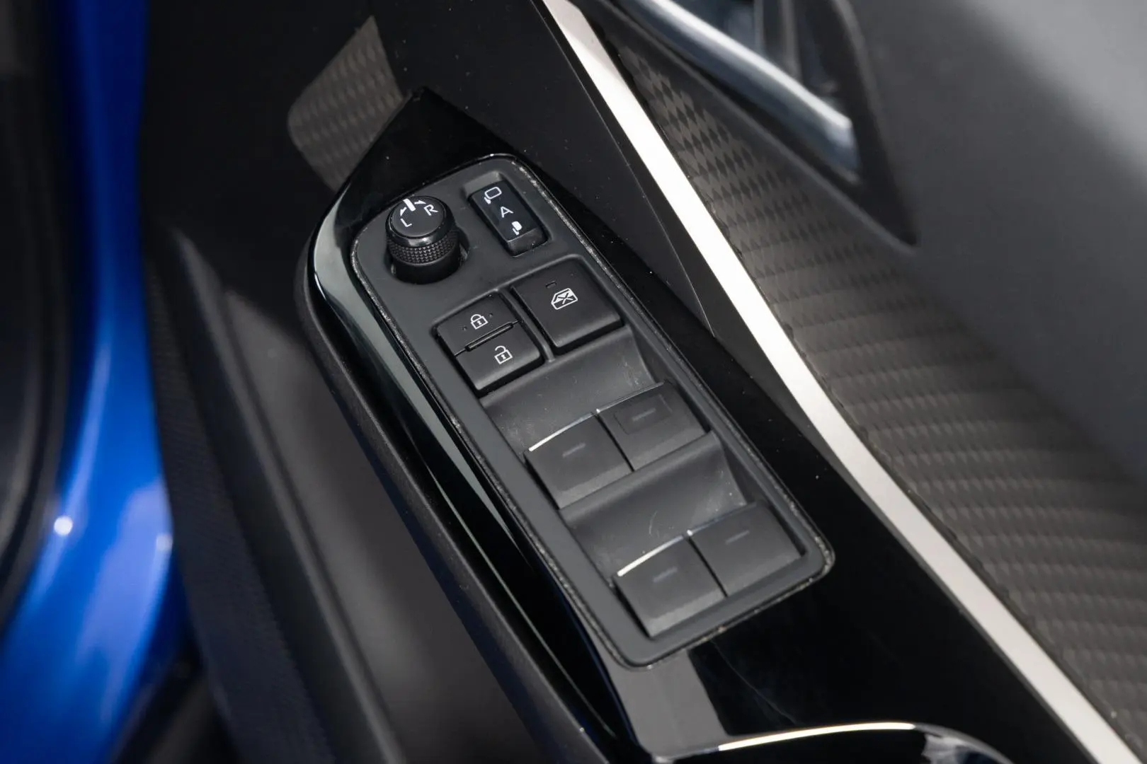 2021 Toyota C-HR Gallery Image 18
