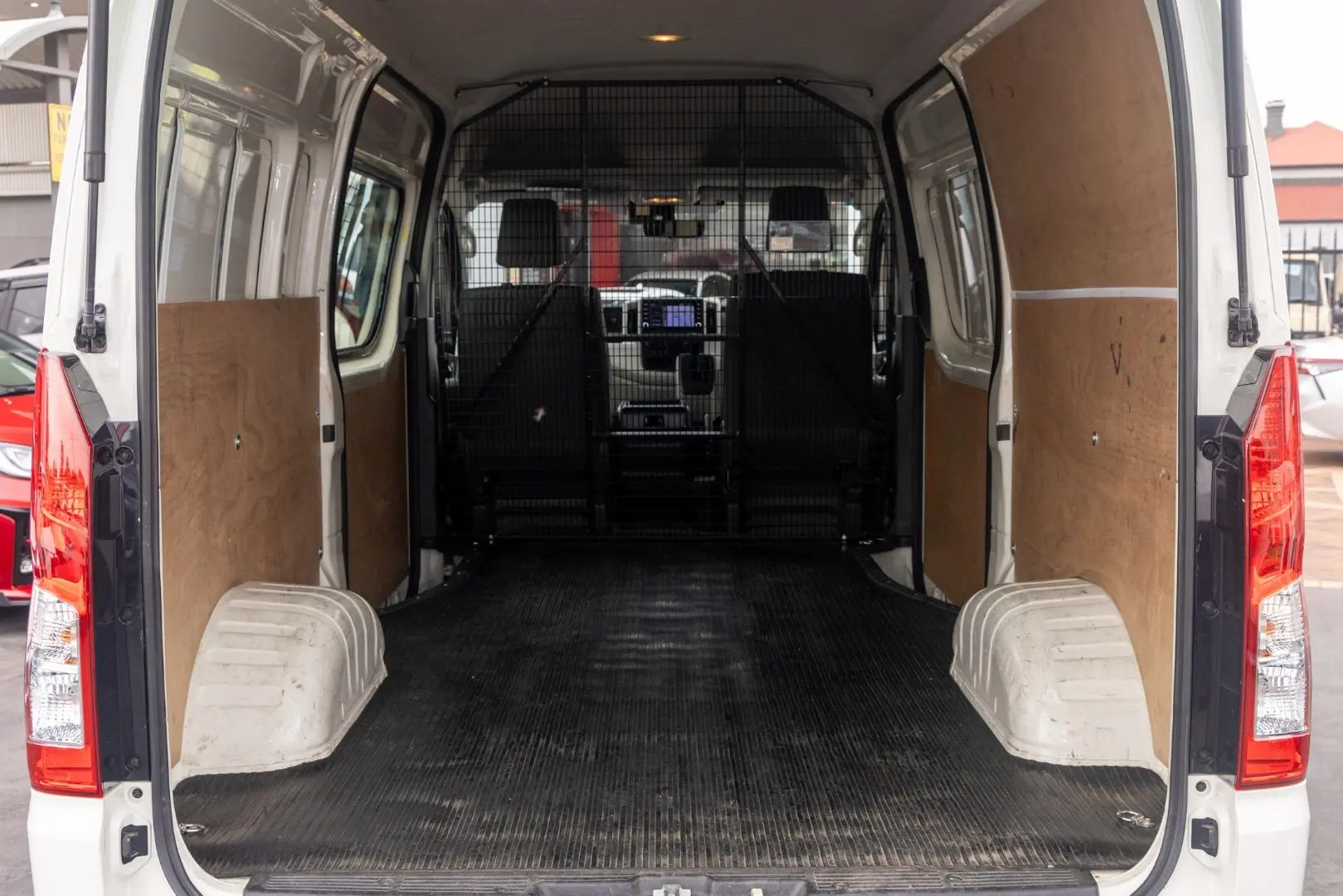 2023 Toyota Hiace Gallery Image 19