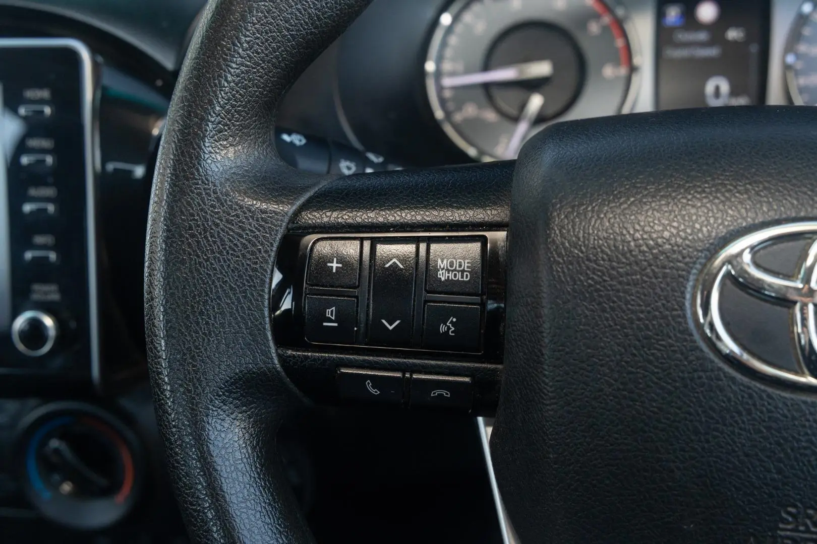 2021 Toyota Hilux Gallery Image 11