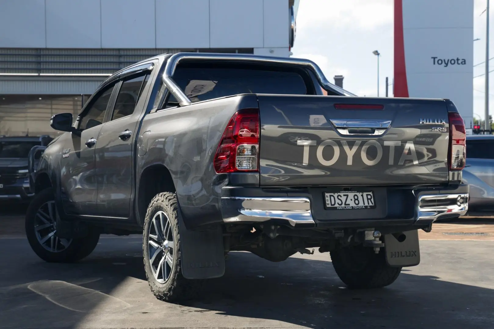 2017 Toyota Hilux Gallery Image 2